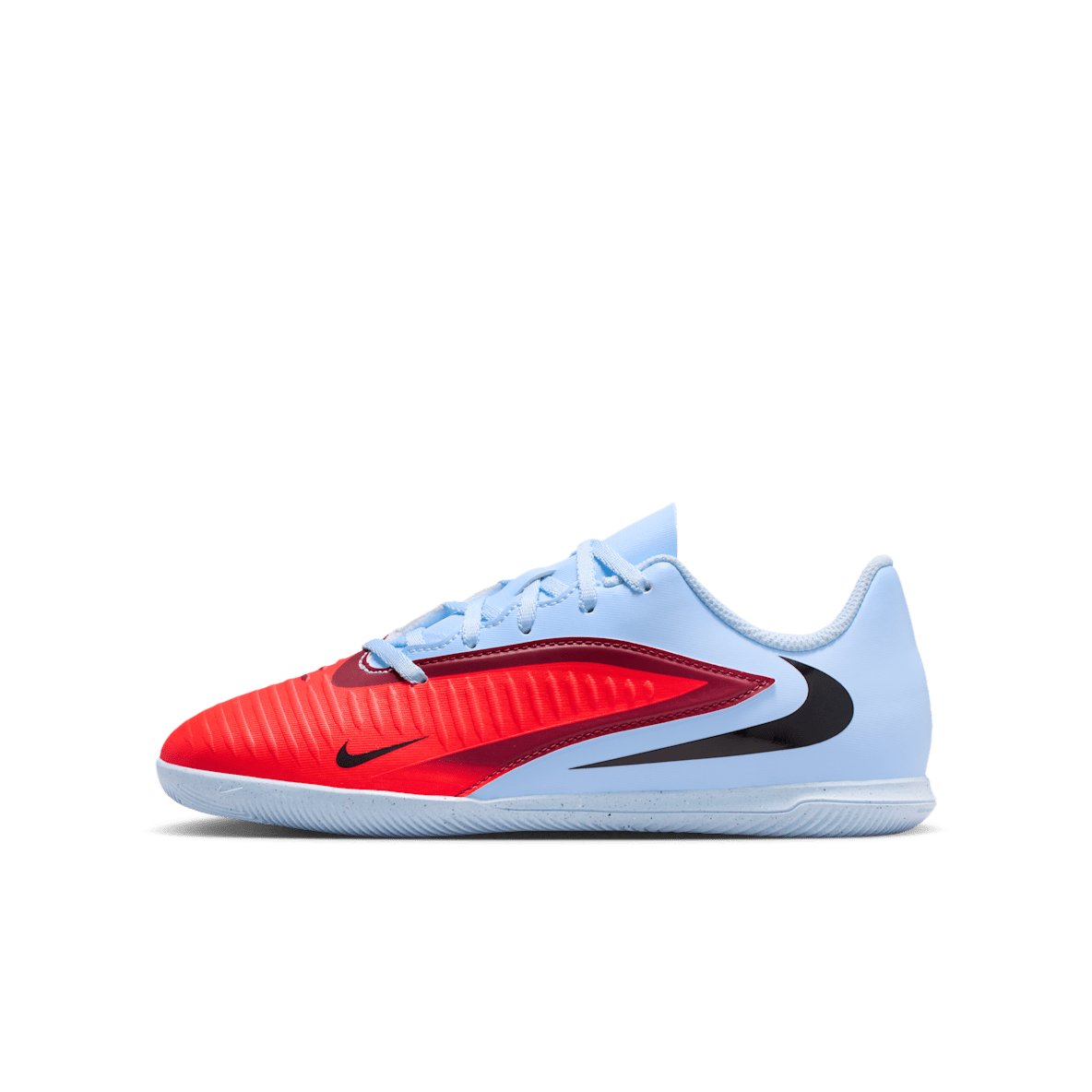 Nike Jr. Phantom 6 Low Club Nike Jr. Phantom 6 Low Club Tacos de fútbol para cancha cubierta para niños grandes