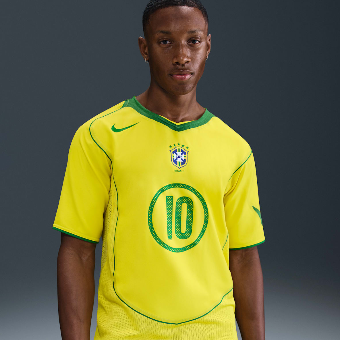 Ronaldinho Brazil 2004 Total90 Reissue Ronaldinho Brazil 2004 Total90 Reissue Men's Nike Football Replica Shirt