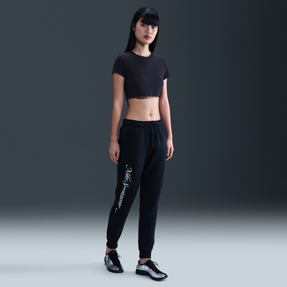 Nike Sportswear Club Fleece Nike Sportswear Club Fleece Pants con gráfico de tiro medio para mujer
