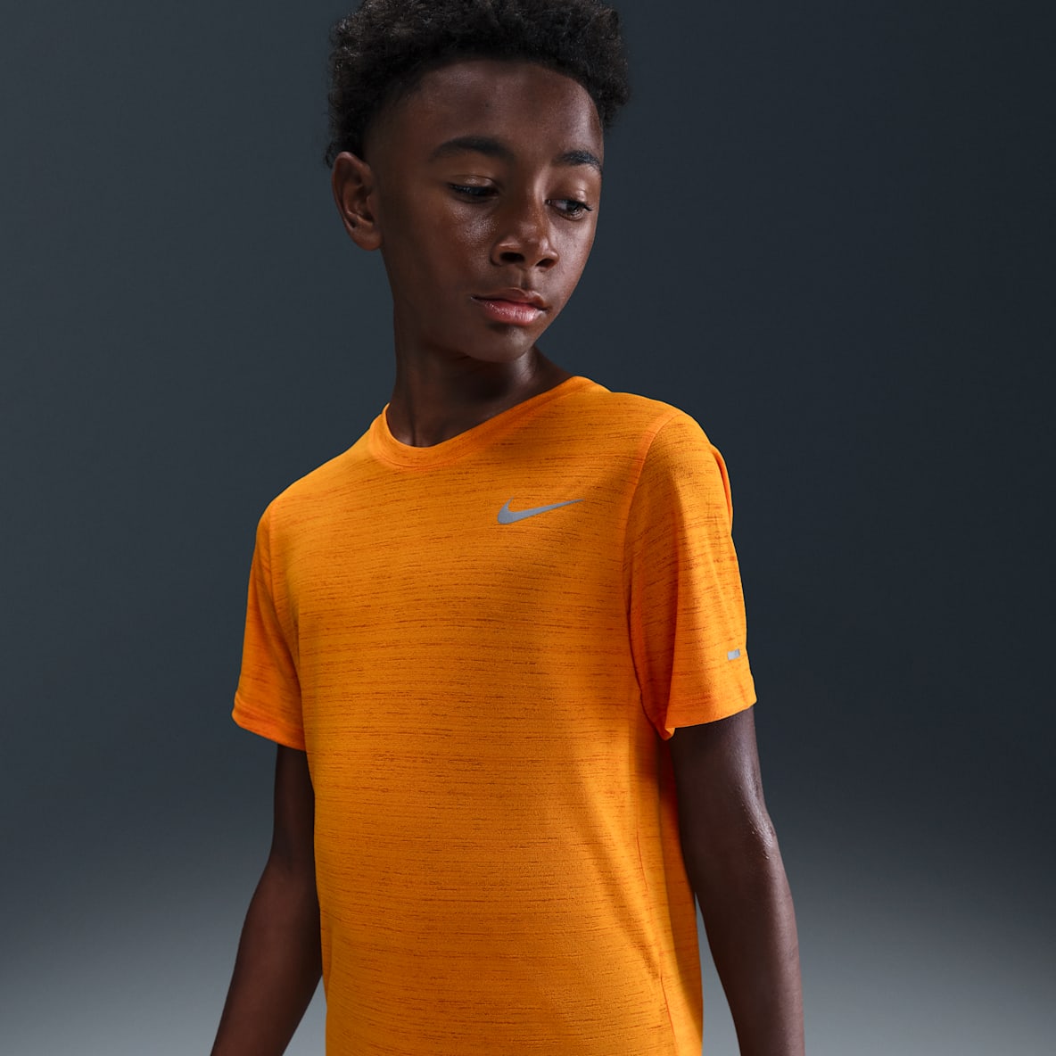 Nike Dri-FIT Miler Nike Dri-FIT Miler Older Kids' (Boys') Training Top