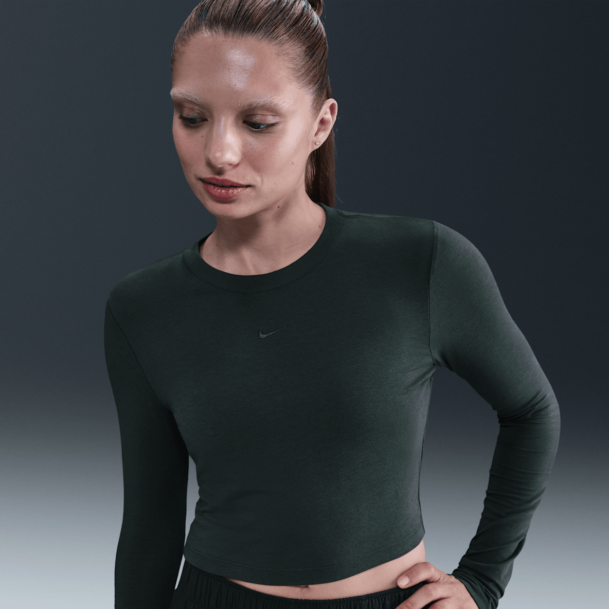 Nike Sportswear Chill Knit Nike Sportswear Chill Knit Women's Slim Long-Sleeve Cropped Top