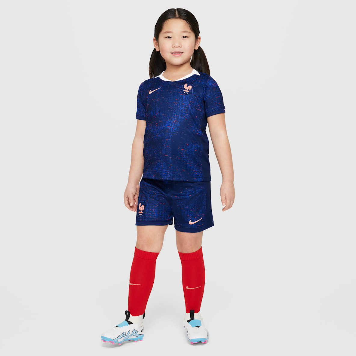 FFF 2025/26 Stadium hazai FFF 2025/26 Stadium hazai Nike Soccer háromrészes replikaszett kisgyerekeknek