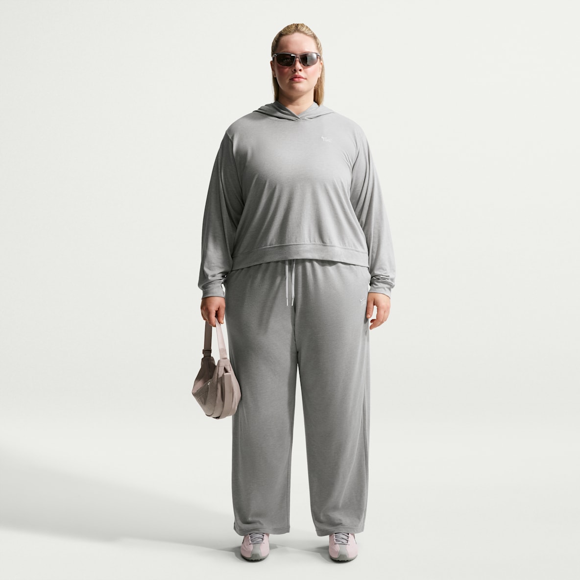 Nike Sportswear Chill Knit Women's Mid-Rise Lightweight Open-Hem Pants (Plus Size)