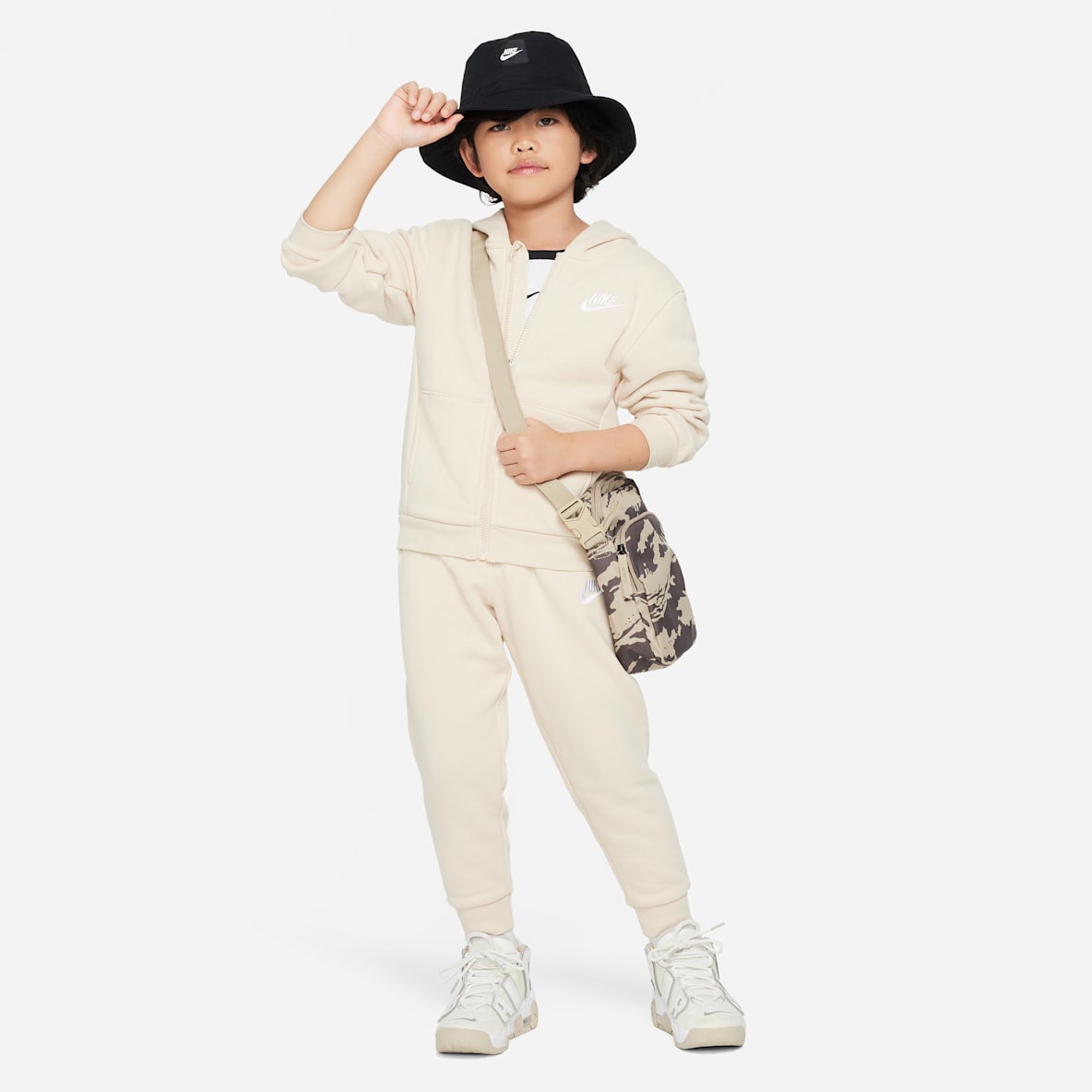 Nike Full-Zip Club Set Nike Full-Zip Club Set Conjunto de dos piezas de sudadera con gorro para niños talla pequeña