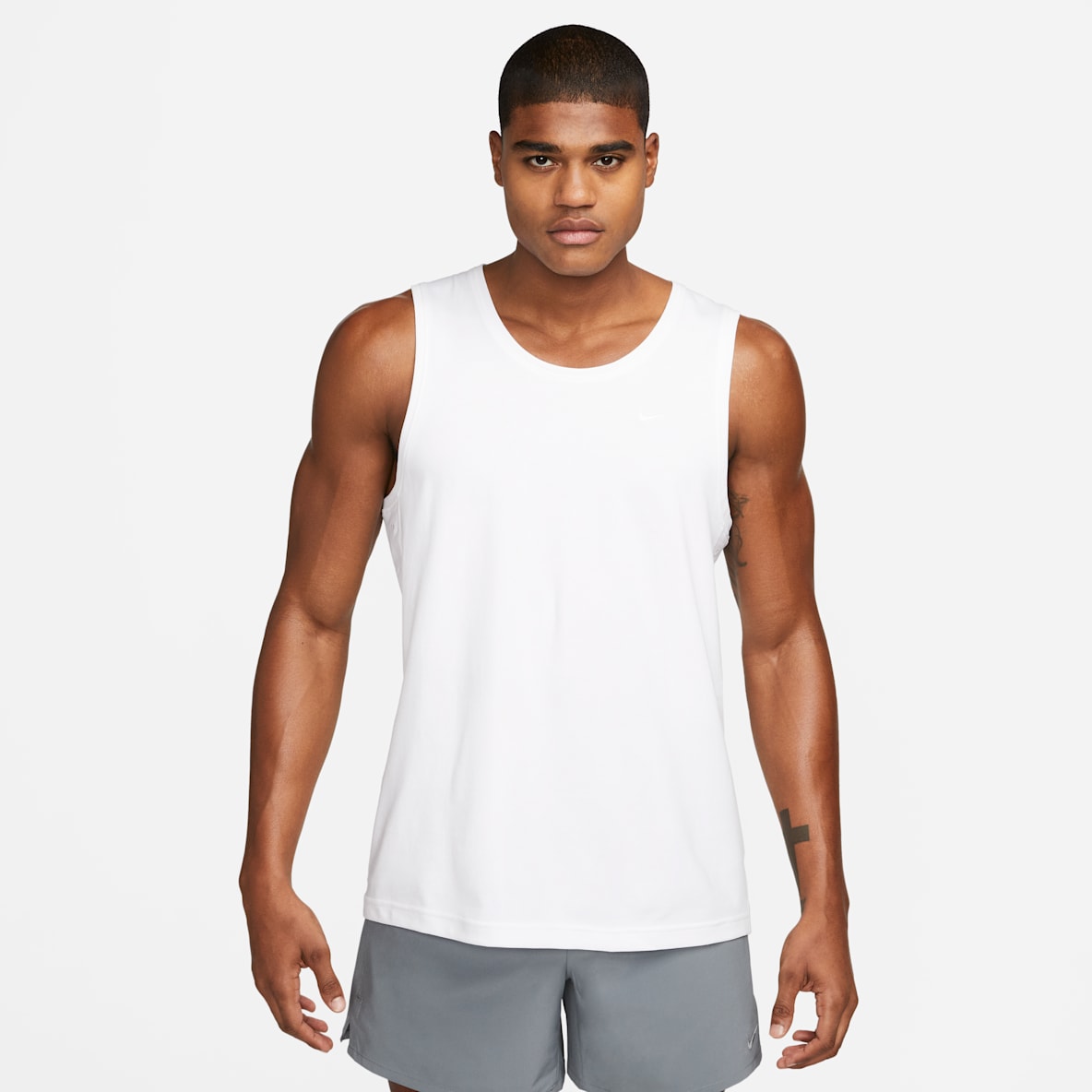 Nike Primary Nike Primary Men's Dri-FIT Versatile Tank