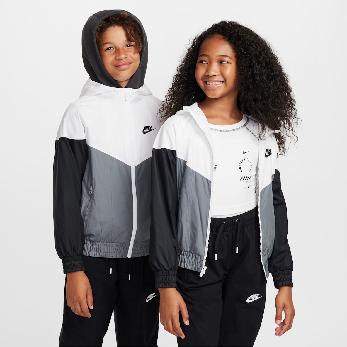 Nike Sportswear Windrunner Nike Sportswear Windrunner Older Kids' Hooded Repel Jacket
