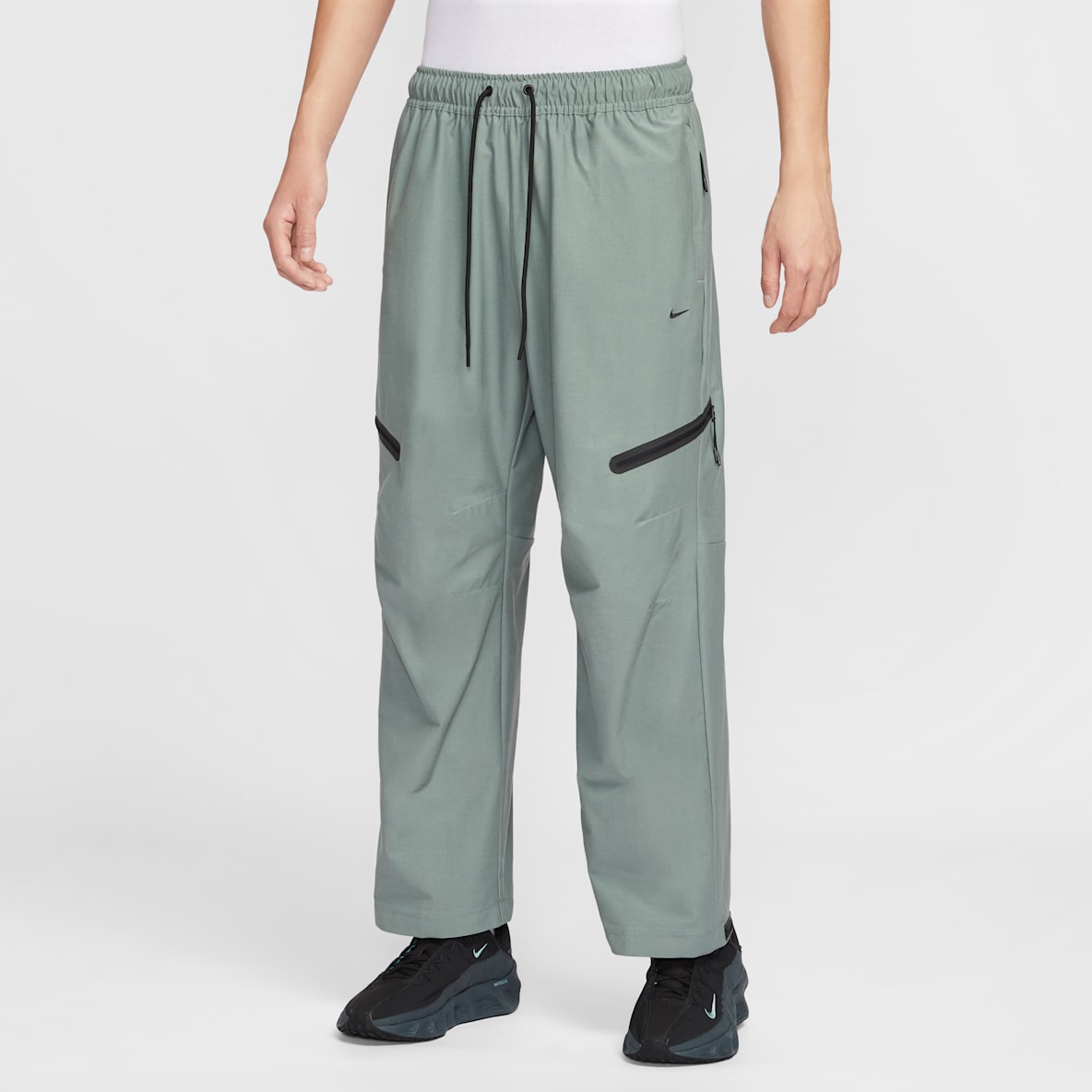 Nike Tech Men's Shori Loose Trousers