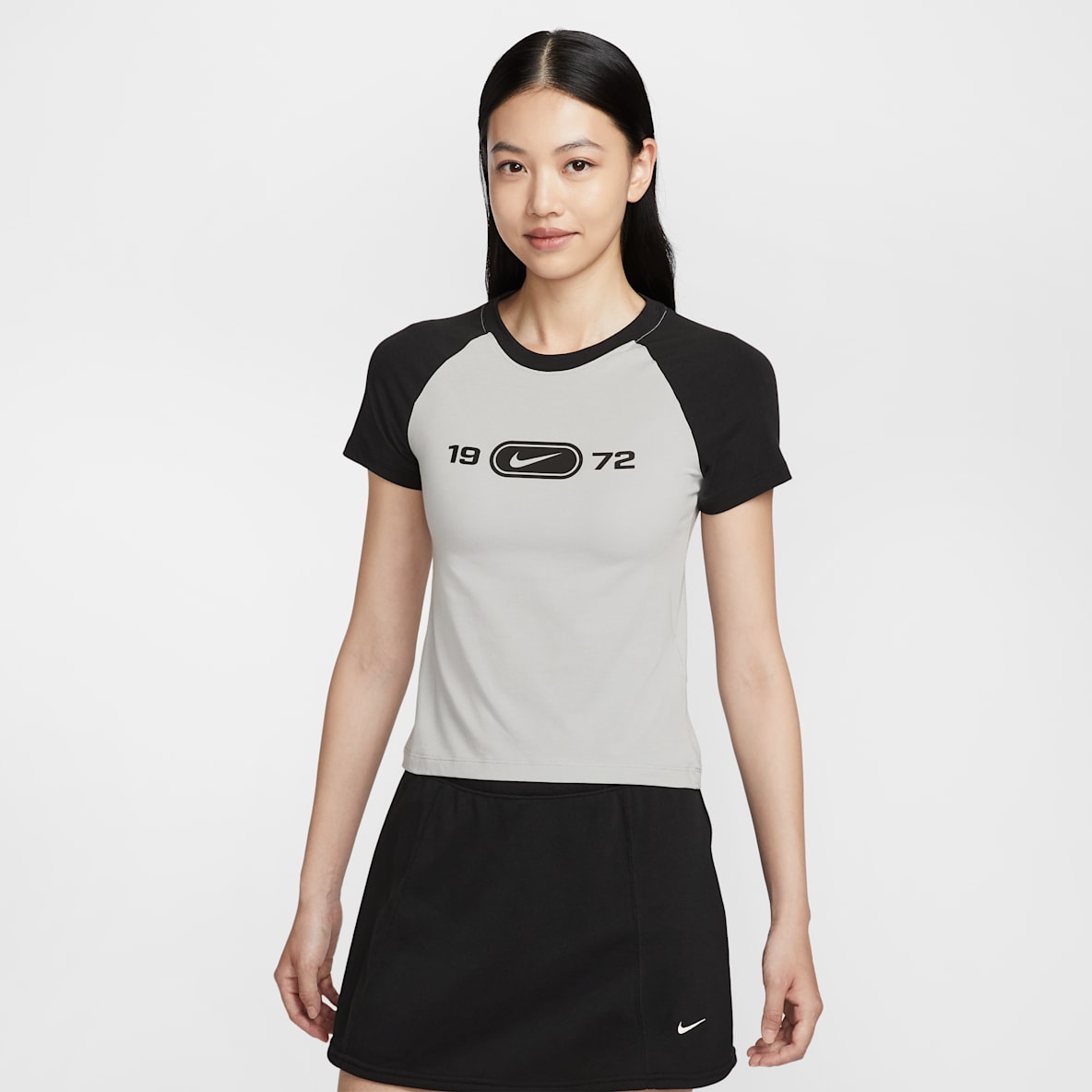 ナイキ スポーツウェア チル ニット ナイキ スポーツウェア チル ニット ウィメンズ スリム グラフィック Tシャツ