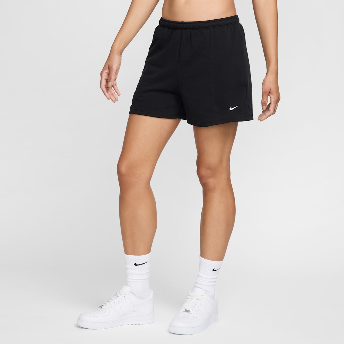 Nike Sportswear Chill Terry Nike Sportswear Chill Terry Shorts van sweatstof met halfhoge taille voor dames (10 cm)