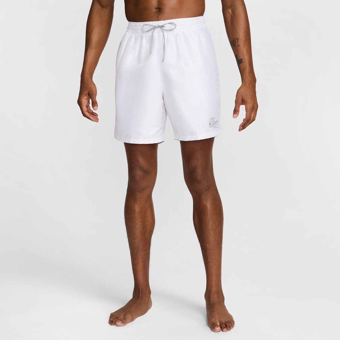 Nike Swim Essential Logo Lap Shorts tipo vóleibol de 18 cm para hombre
