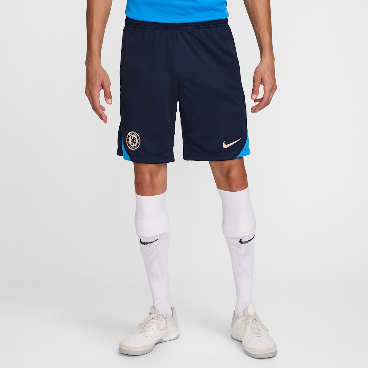 Chelsea F.C. Strike Men's Nike Dri-FIT Football Knit Shorts