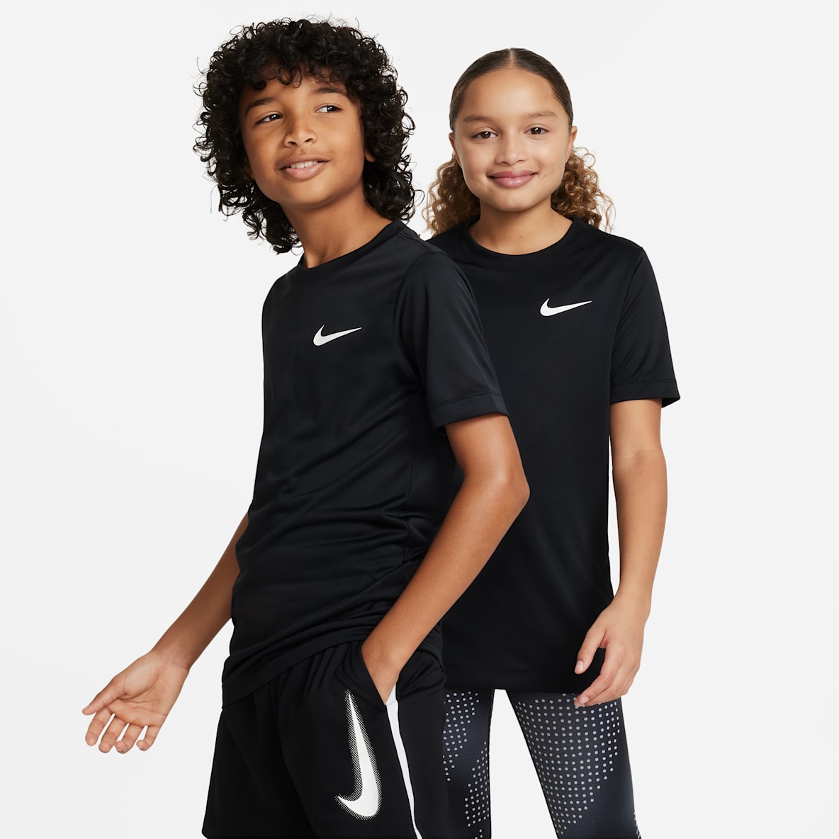 Nike Dri-FIT Legend Playera de entrenamiento para niño talla grande