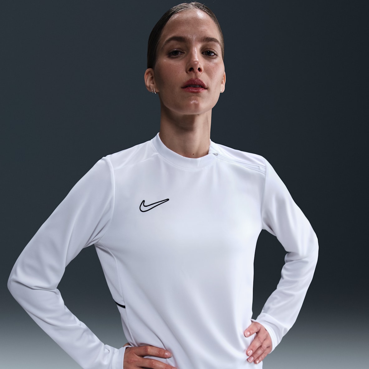 Nike Academy Nike Academy Women's Dri-FIT Crew-Neck Long-Sleeve Soccer Top