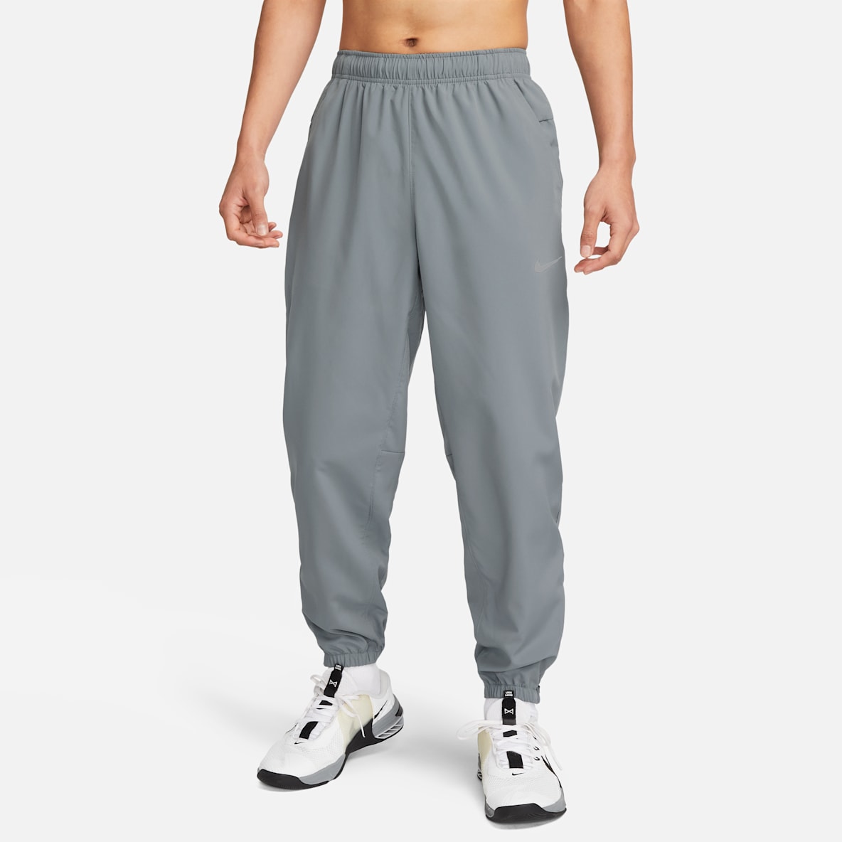 Nike Form Nike Form Dri-FIT Bileğe Doğru Daralan Çok Yönlü Erkek Eşofman Altı