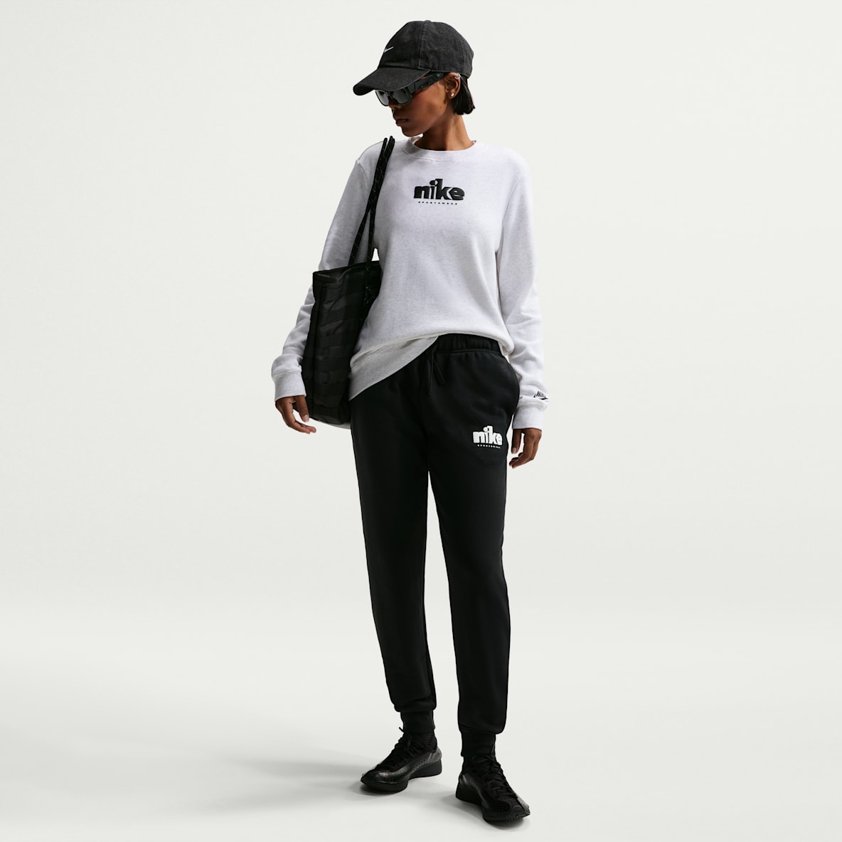 Nike Sportswear Club Fleece Women's Graphic Mid-Rise Trousers
