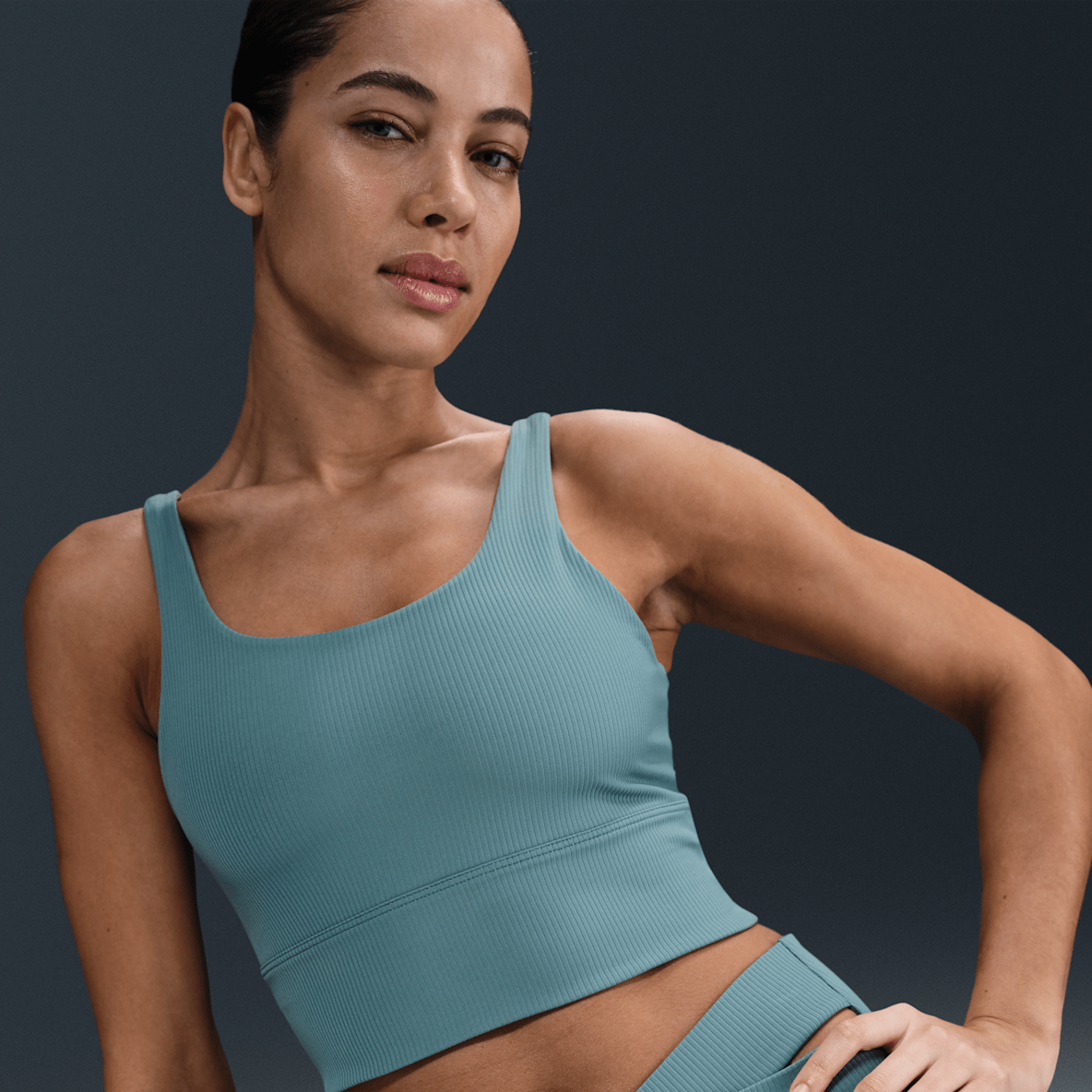 Nike Zenvy Rib Bra deportivo de baja sujeción de talle largo con almohadillas para mujer
