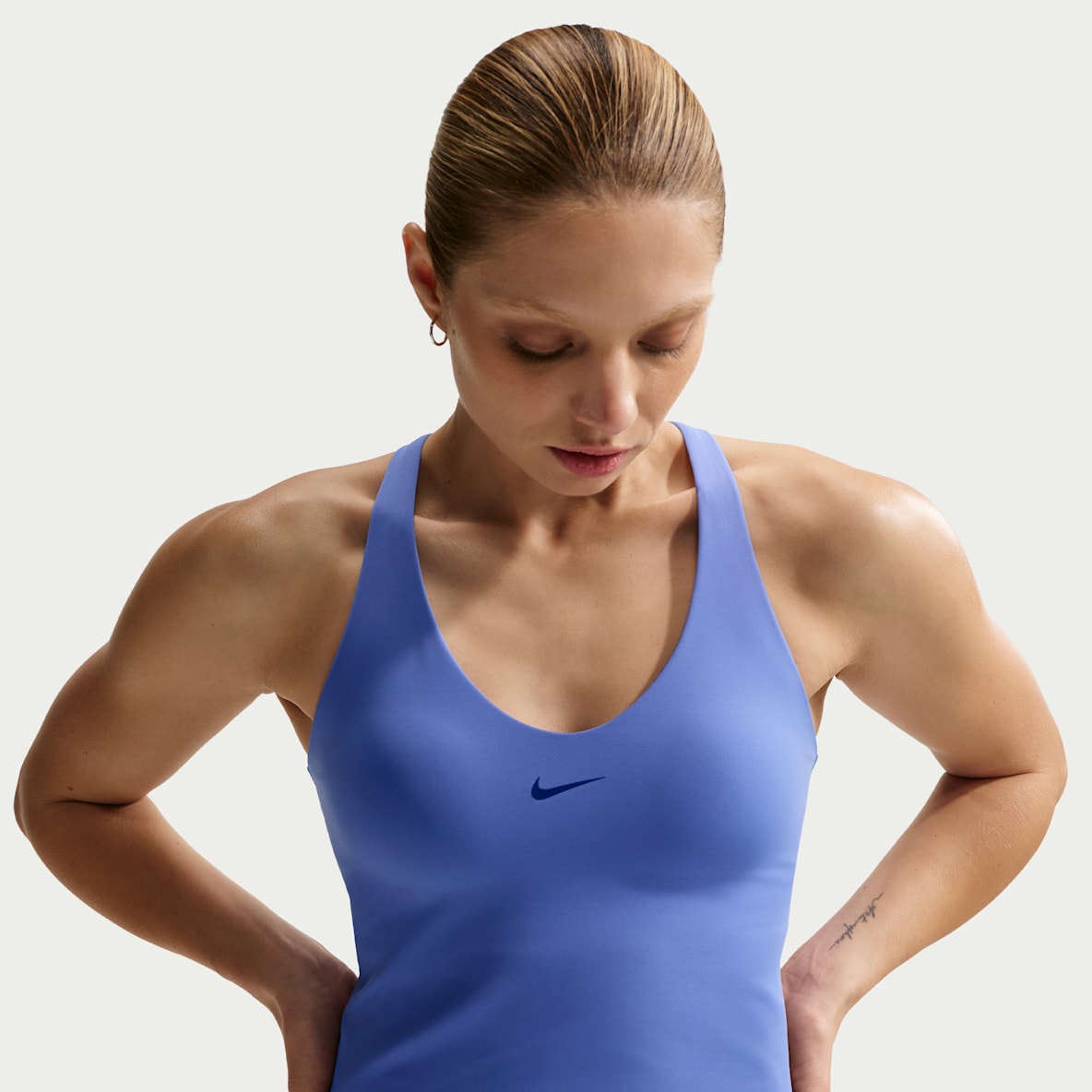 Nike Universa Nike Universa Canotta con bra imbottito a sostegno medio – Donna