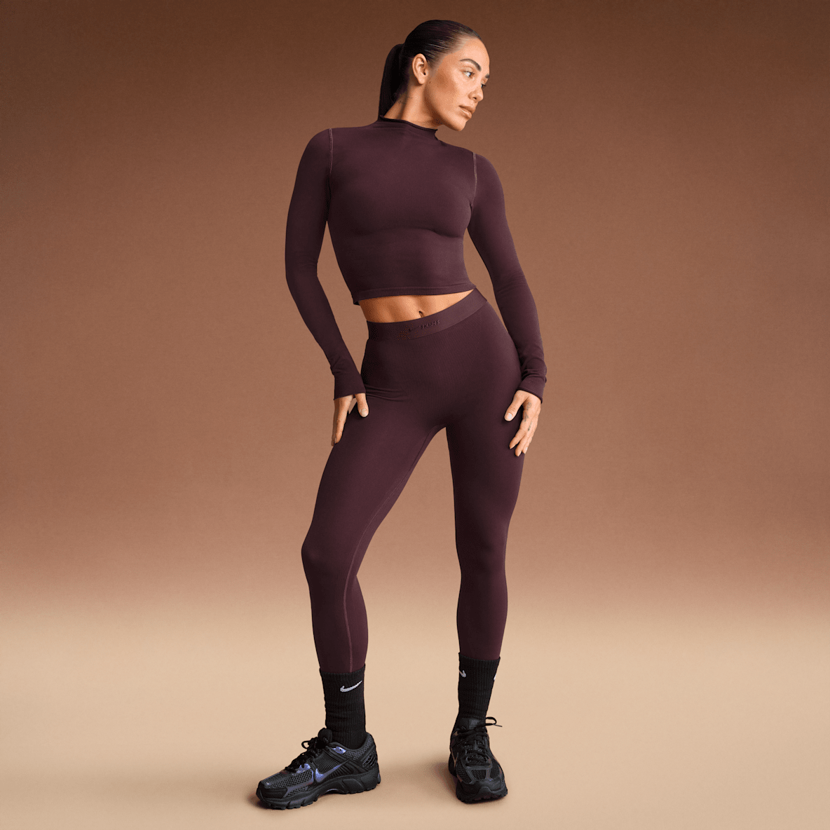 NikeSKIMS Vintage Seamless NikeSKIMS Vintage Seamless Women's High-Waisted 26" Leggings