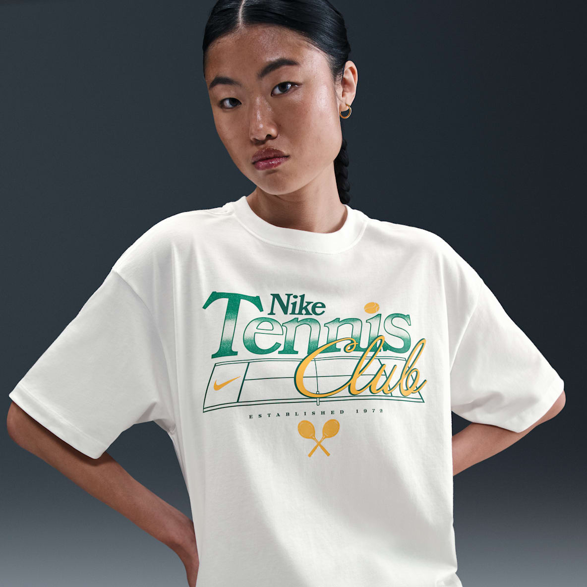 Nike Sportswear Nike Sportswear Women's Oversized Graphic T-Shirt