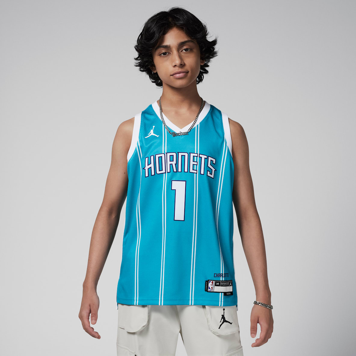Charlotte Hornets 2023/24 Icon Edition Charlotte Hornets 2023/24 Icon Edition Older Kids' (Boys') Nike Dri-FIT NBA Swingman Jersey