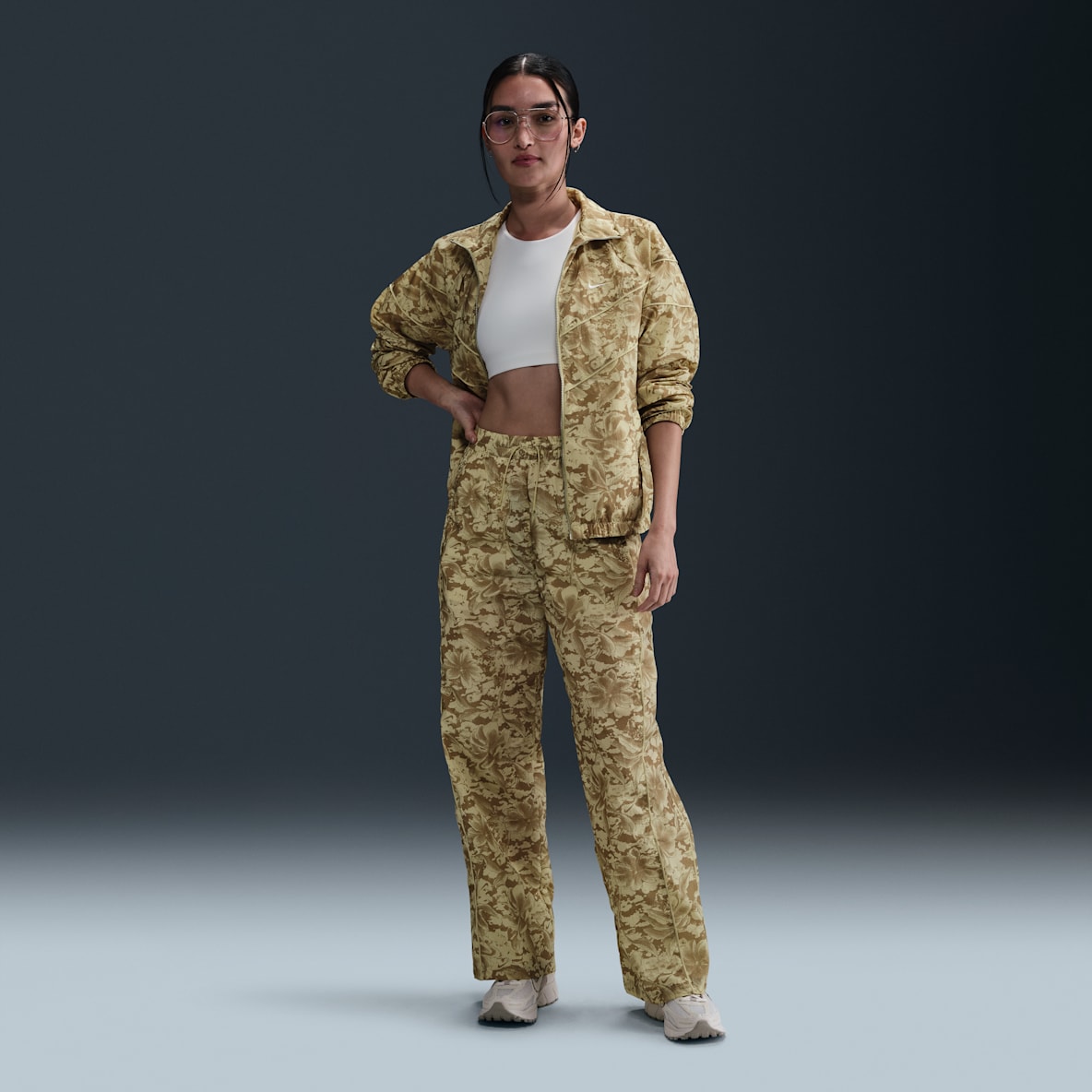 ナイキ スポーツウェア ウィンドランナー ナイキ スポーツウェア ウィンドランナー ウィメンズ UV プロテクション ミッドライズ ウーブン プリント パンツ