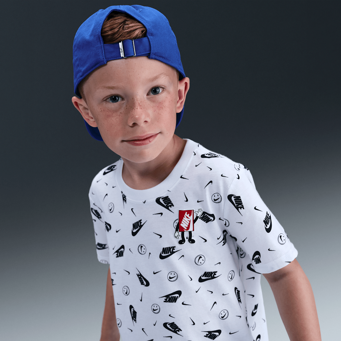 Nike Nike Playera cuadrada estampada para niños de preescolar