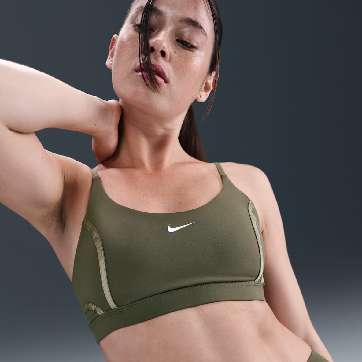 Nike One Nike One Enyhe tartást adó, párnázott női sportmelltartó