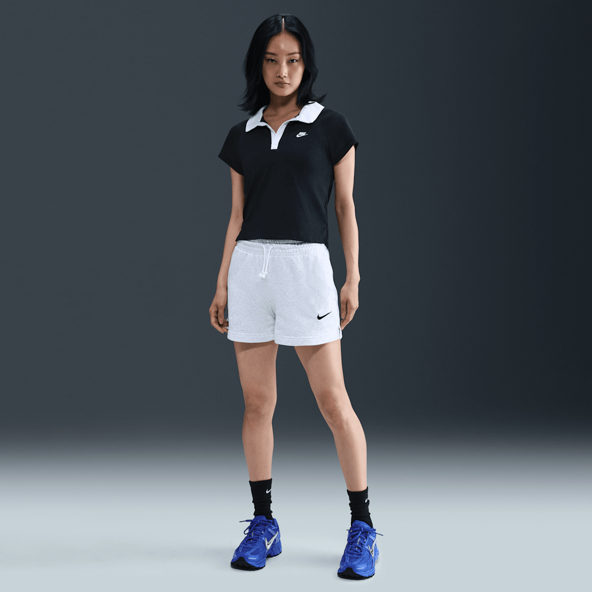 나이키 스포츠웨어 피닉스 플리스 나이키 스포츠웨어 피닉스 플리스 여성 프렌치 테리 미드라이즈 4인치 쇼츠