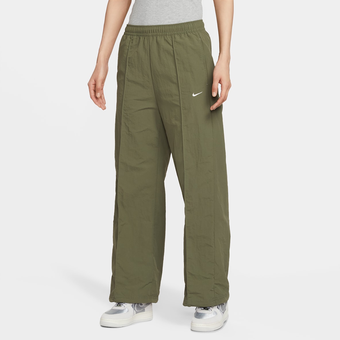 Nike Sportswear Everything Wovens Nike Sportswear Everything Wovens Women's Mid-Rise Open-Hem Trousers