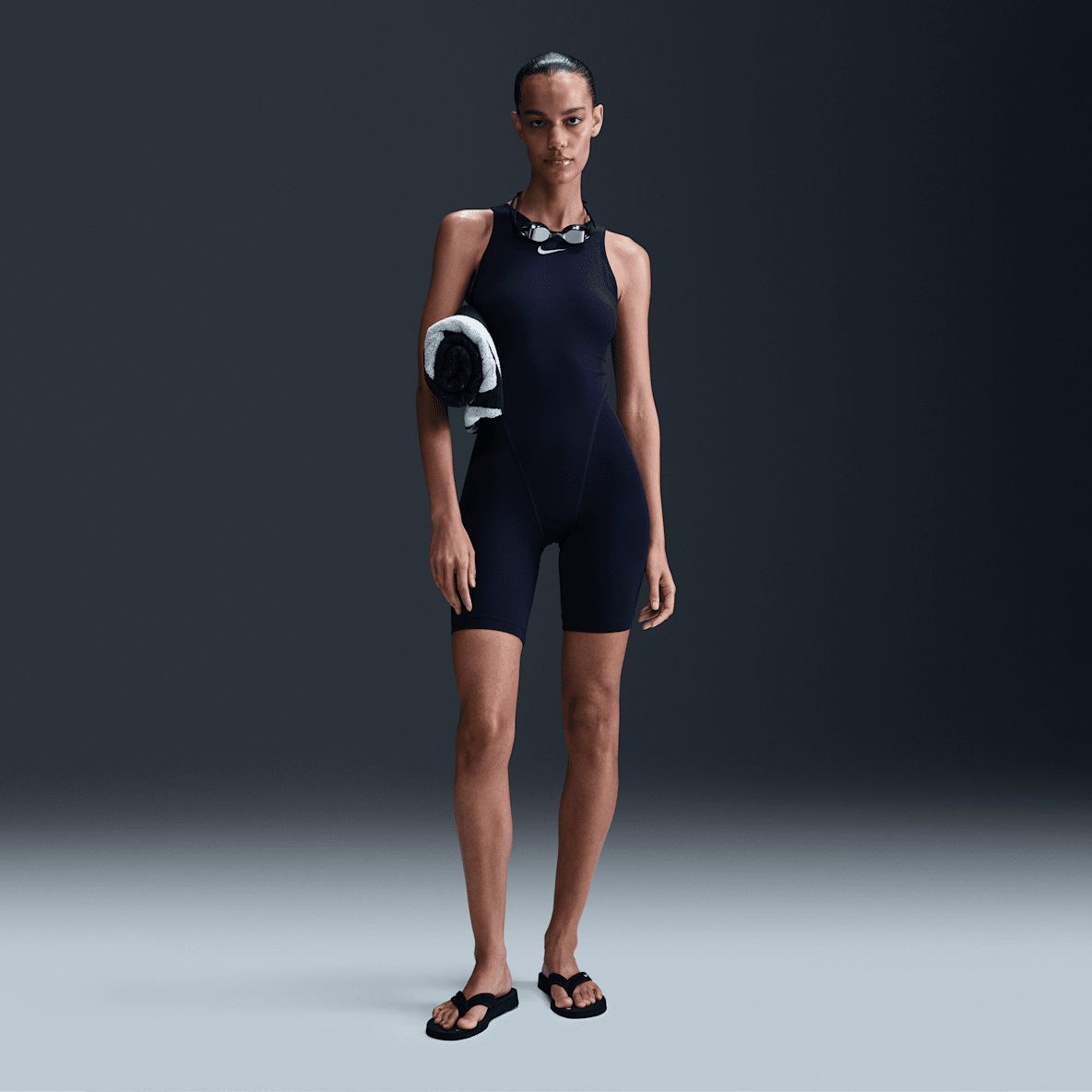 Nike Swim HydraStrong Solid Nike Swim HydraStrong Solid Traje de baño con piernas y cuello alto para mujer