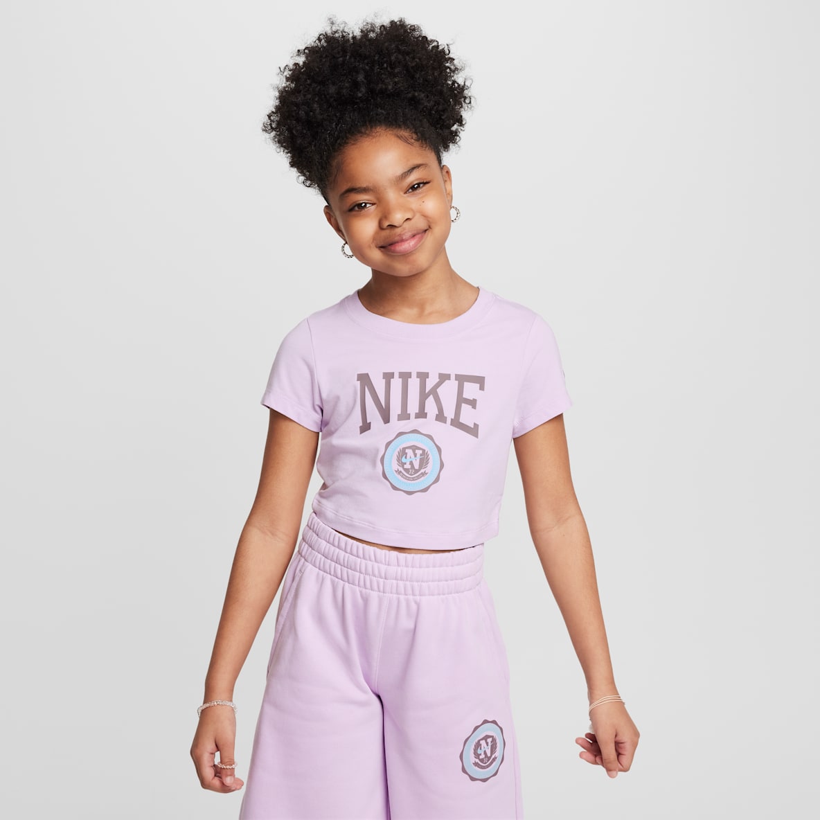 Nike Sportswear Nike Sportswear Older Kids' (Girls') Cropped T-Shirt