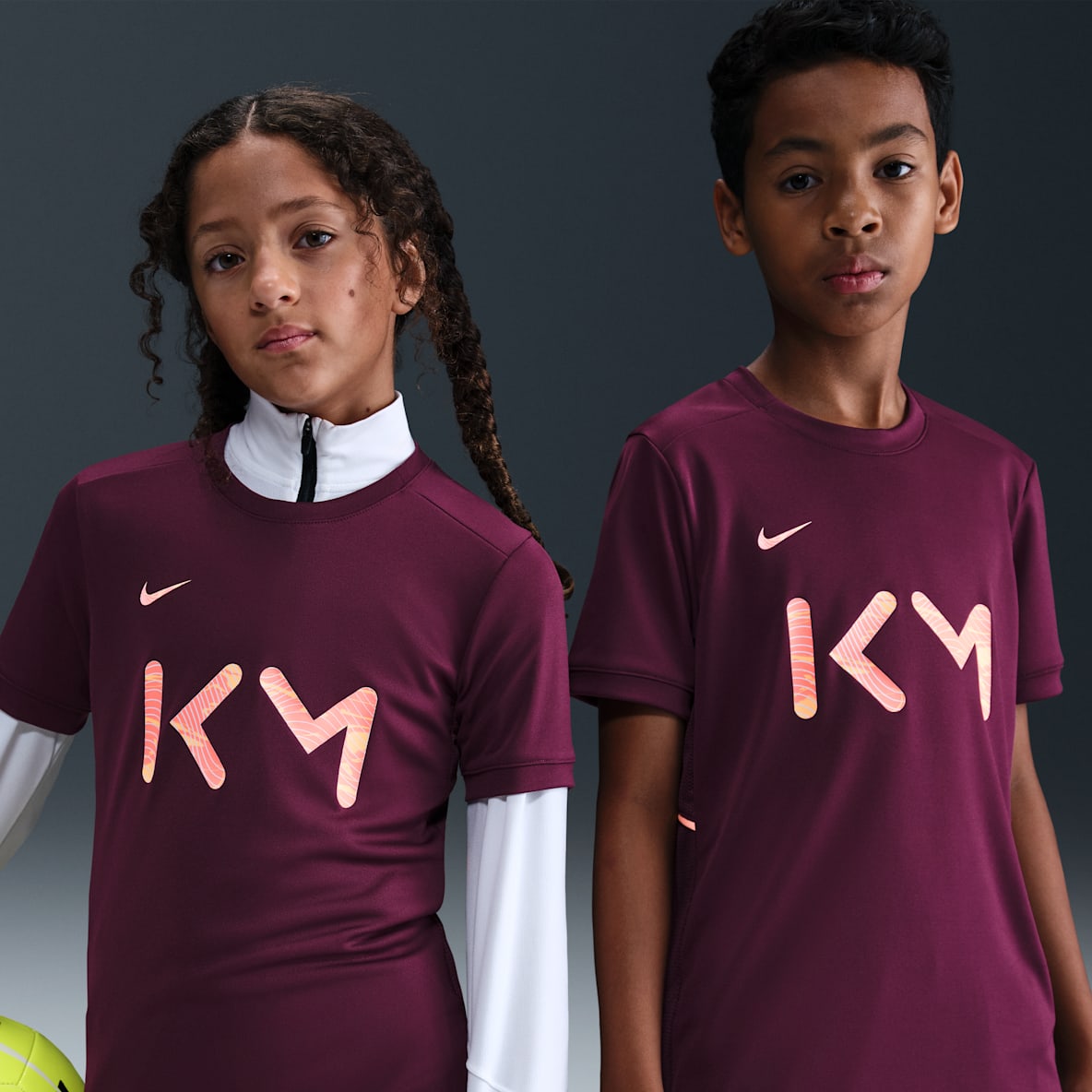 Kylian Mbappé Academy Older Kids' Nike Dri-FIT Football Short-Sleeve Top