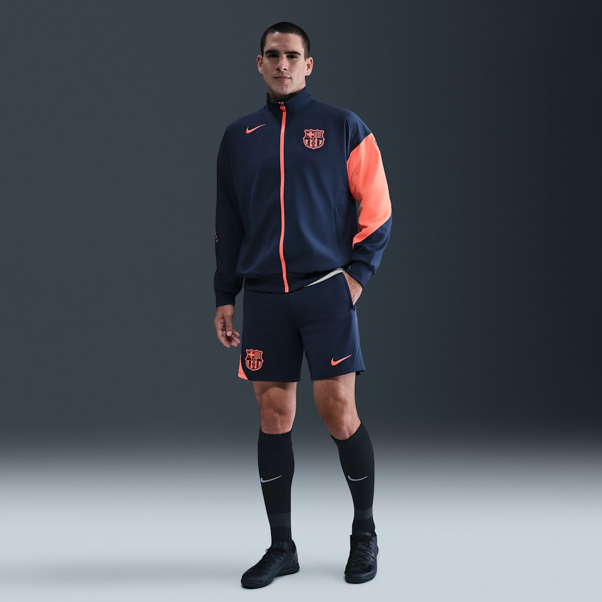 Tercera equipación Strike FC Barcelona Tercera equipación Strike FC Barcelona Pantalón corto de fútbol de tejido Knit Nike Dri-FIT Total 90 - Hombre