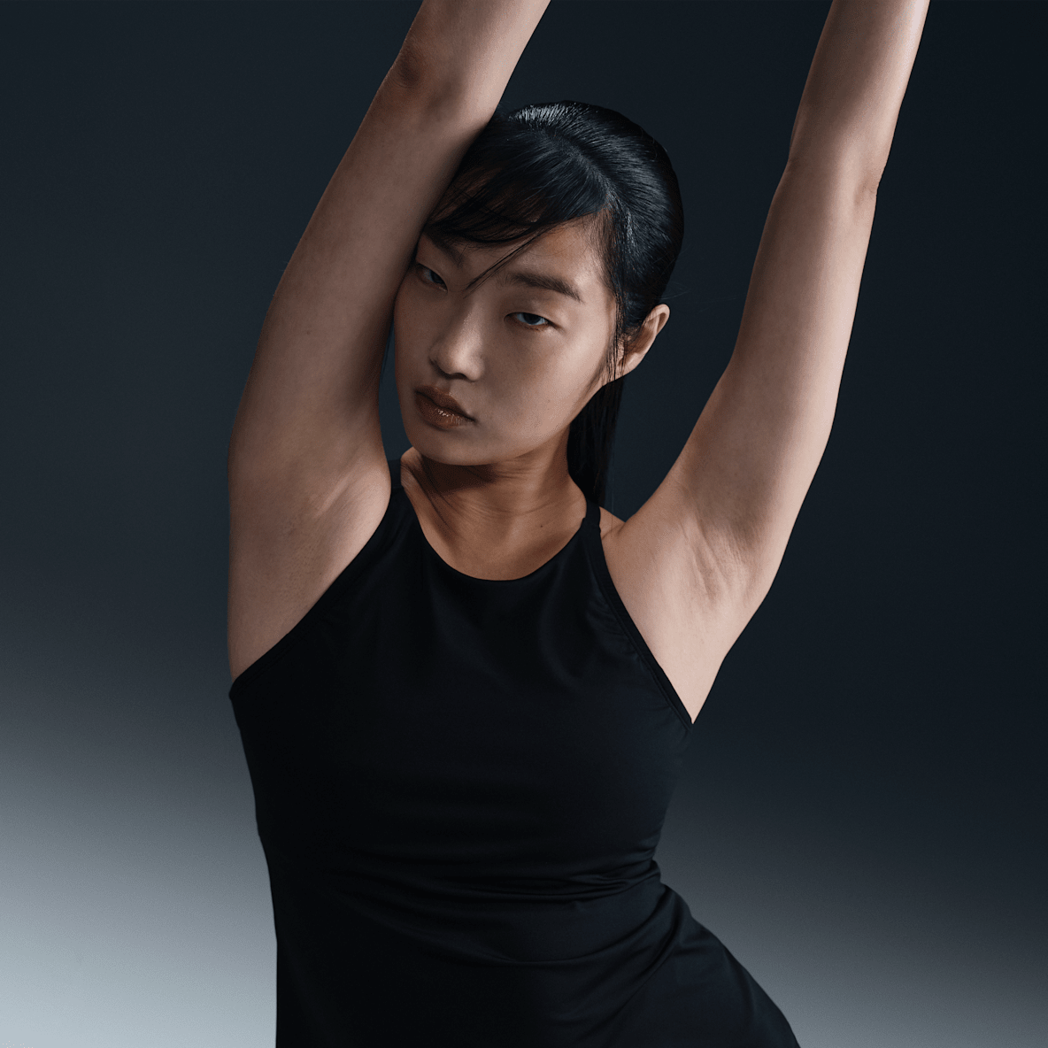 Nike Swim Essential Nike Swim Essential Women's Lace-Up High-Neck Tankini