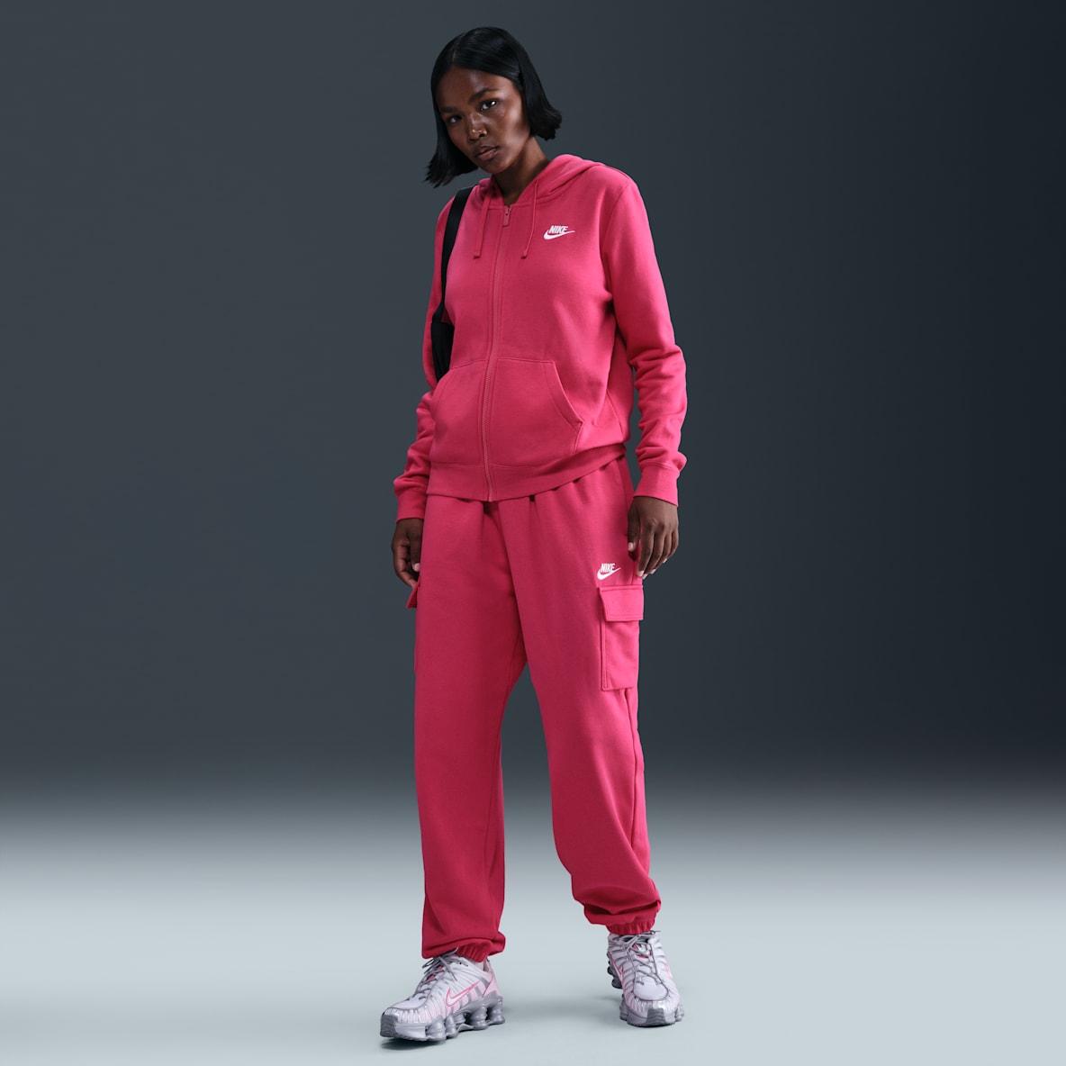 Nike Sportswear Club Fleece Nike Sportswear Club Fleece Women's Mid-Rise Oversized Cargo Sweatpants