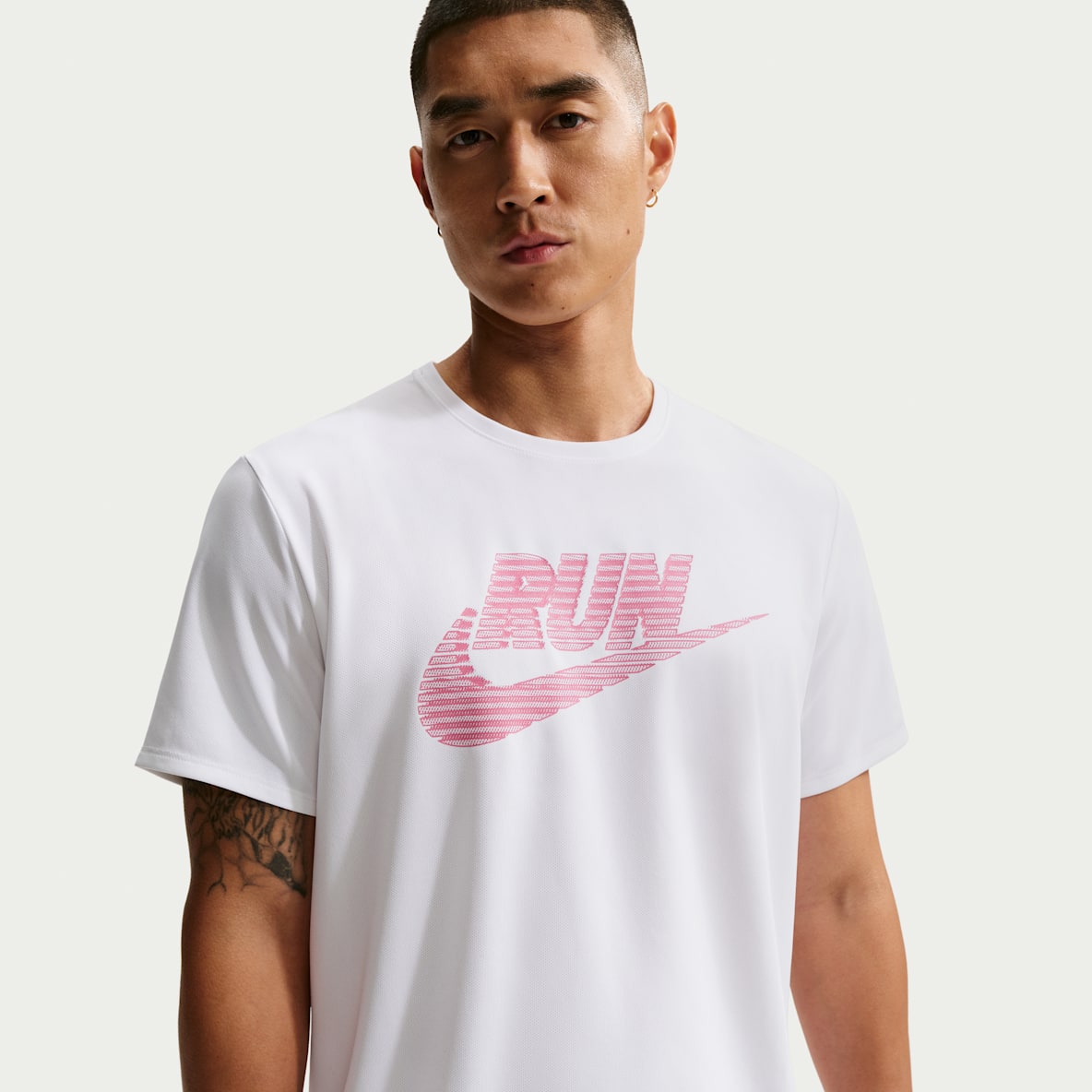 Nike Miler Playera de correr de manga corta Dri-FIT con protección contra los rayos UV para hombre
