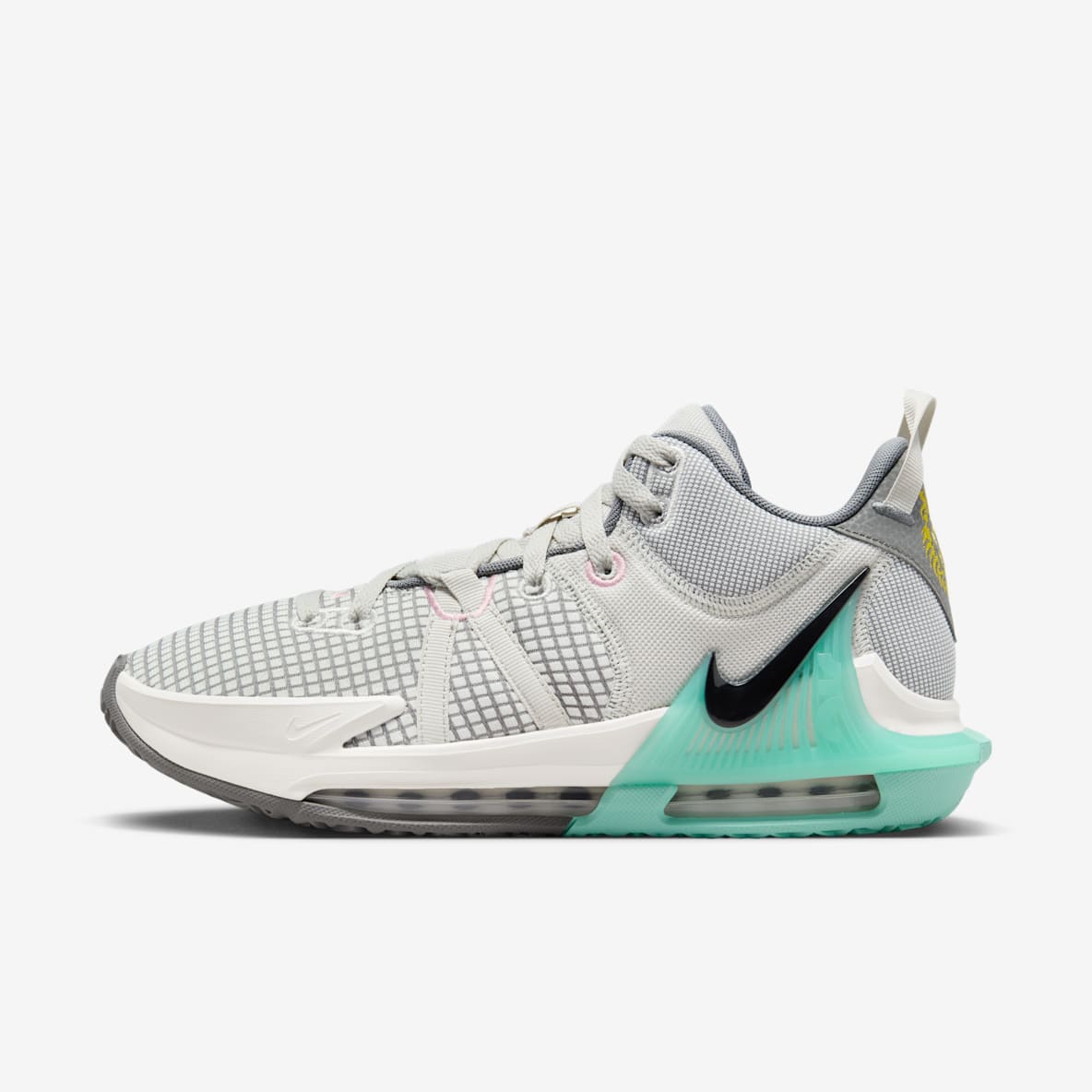 LeBron Witness 7 EP รองเท้าบาสเก็ตบอล