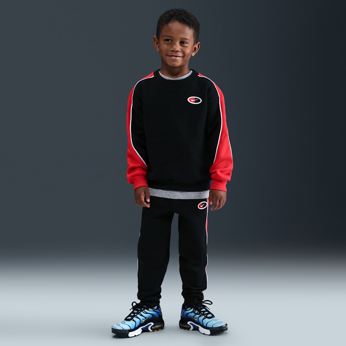 Nike Nike Dwuczęściowy zestaw dla małych dzieci z dzianinową bluzą