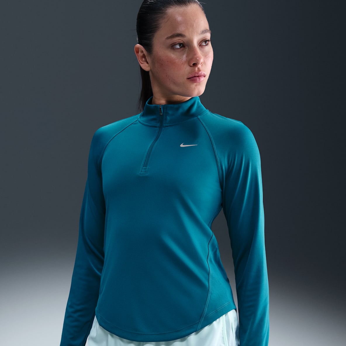 Nike Tempo Swoosh Run Nike Tempo Swoosh Run Playera de correr Dri-FIT con cierre de 1/4 para mujer