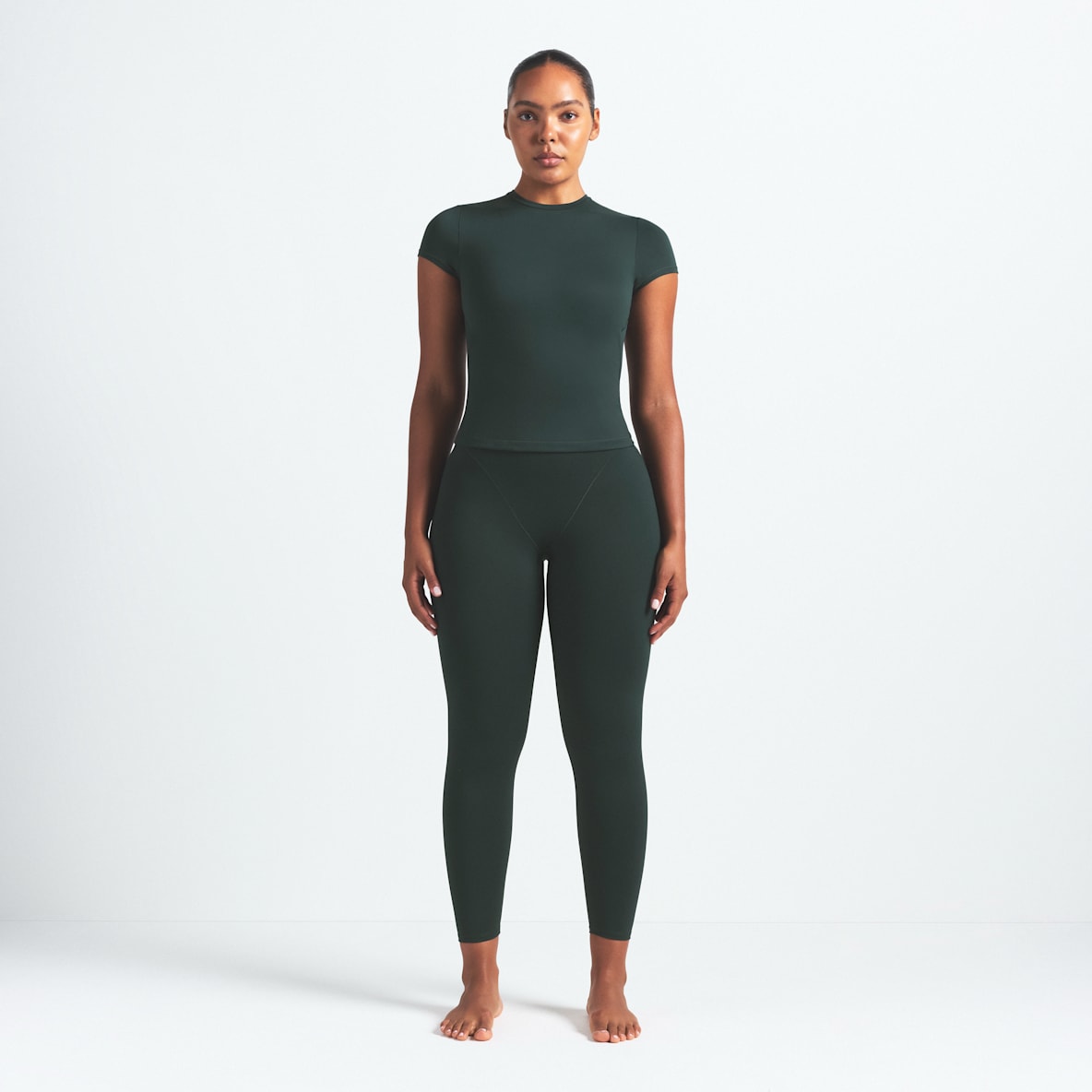 NikeSKIMS Matte Women's High-Waisted V-Line 26" Leggings