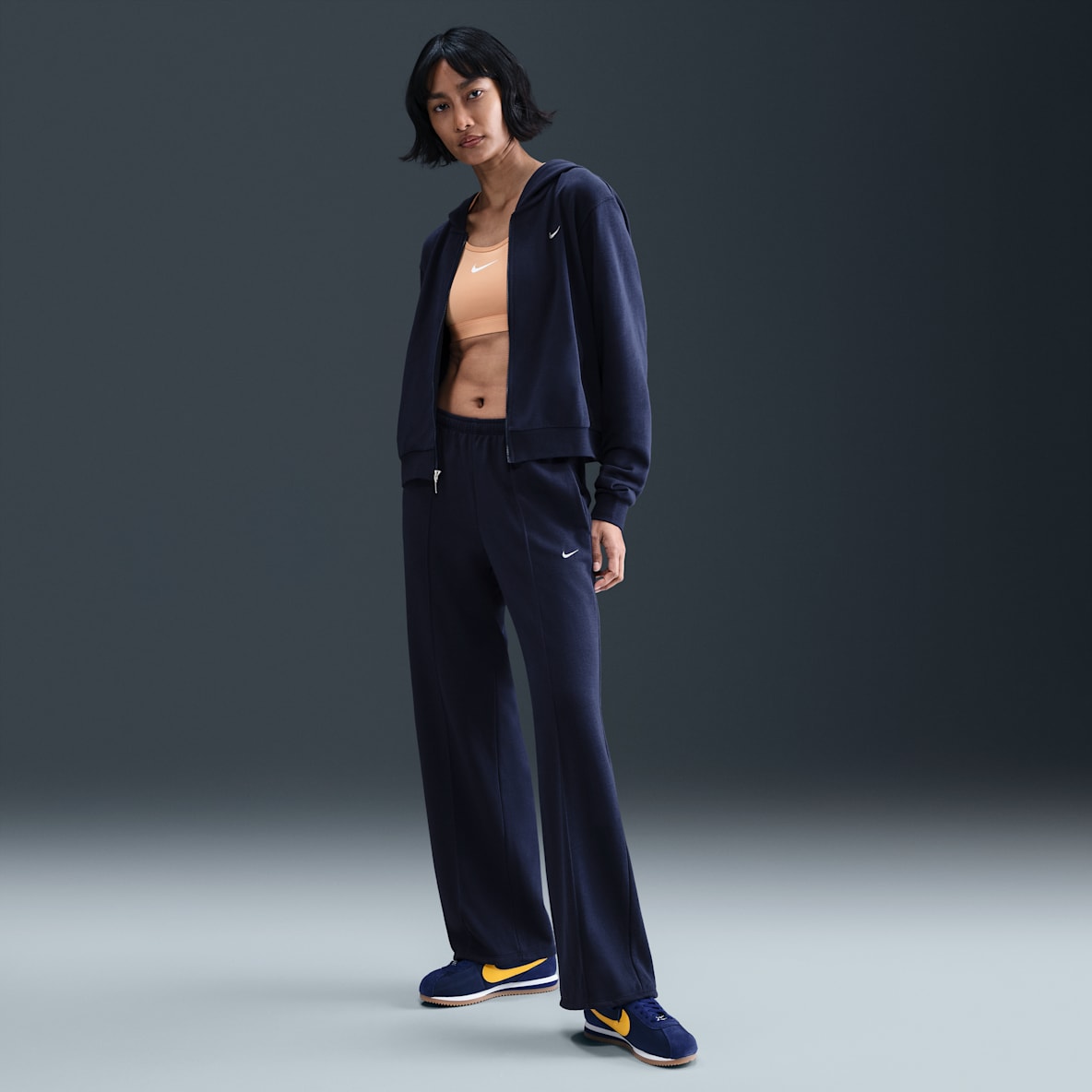 Nike Sportswear Chill Terry Nike Sportswear Chill Terry Normal Belli Fransız Havlu Kumaşı Açık Paçalı Kadın Eşofman Altı