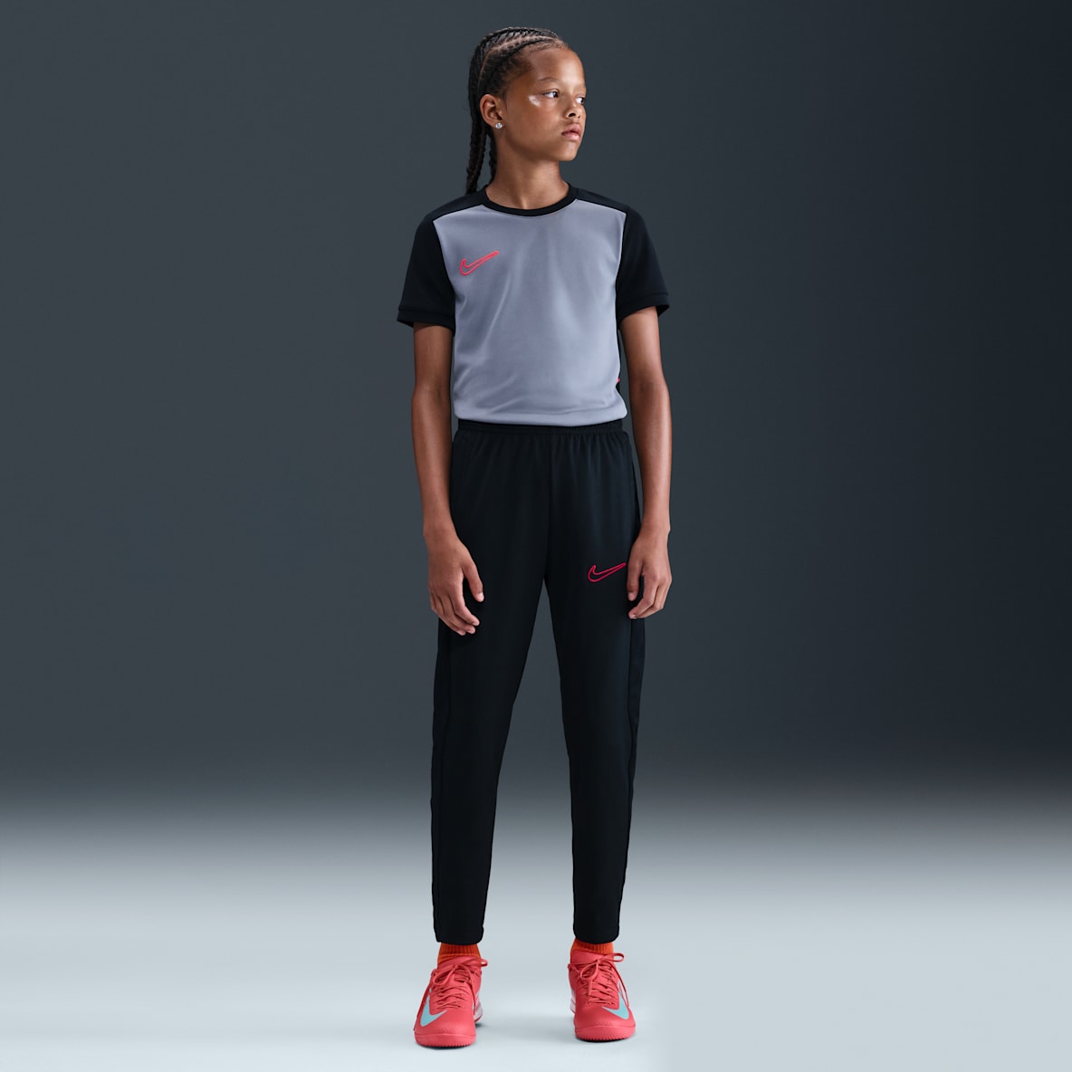 Nike Academy Older Kids' Dri-FIT Football Pants