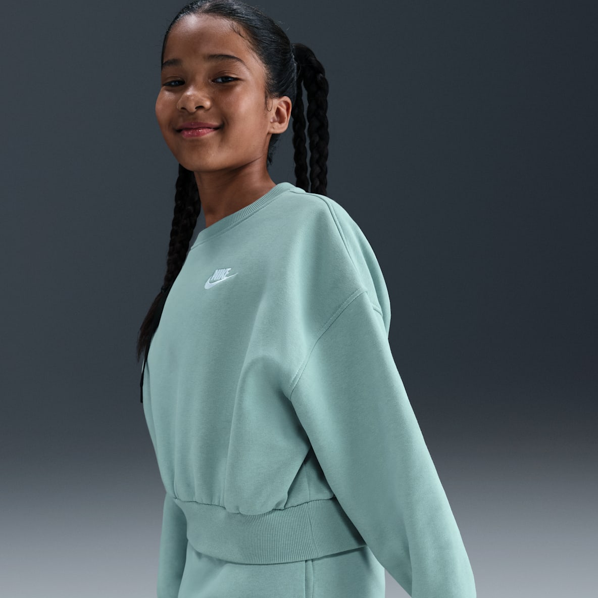 Nike Sportswear Club Fleece Nike Sportswear Club Fleece Girls' Boxy Crew-Neck Sweatshirt