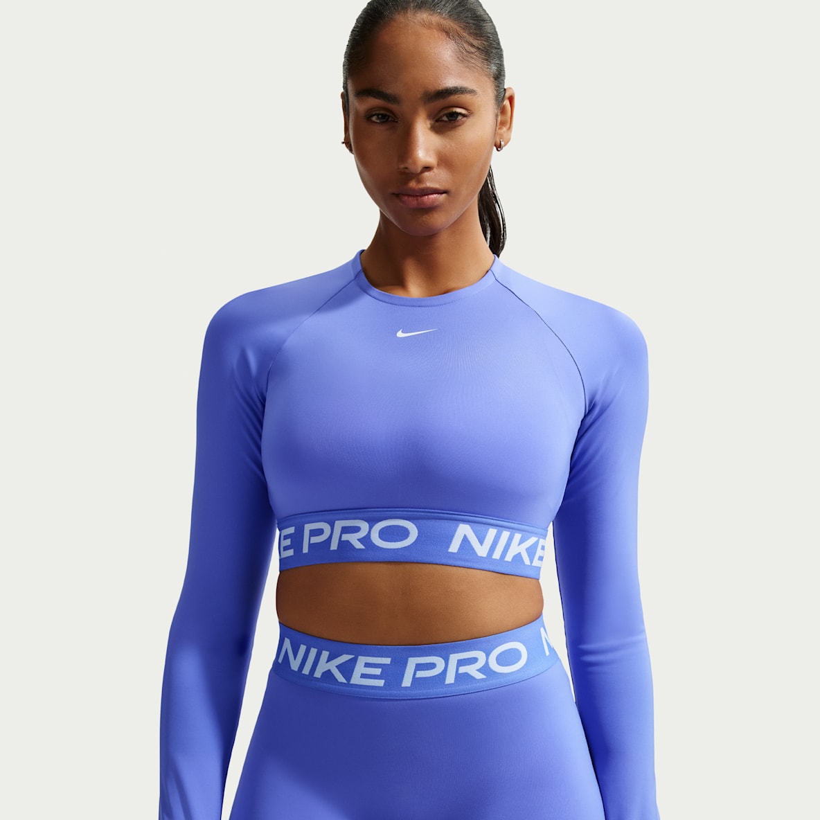 Nike Pro Part superior de màniga llarga amb disseny cropped Dri-FIT - Dona