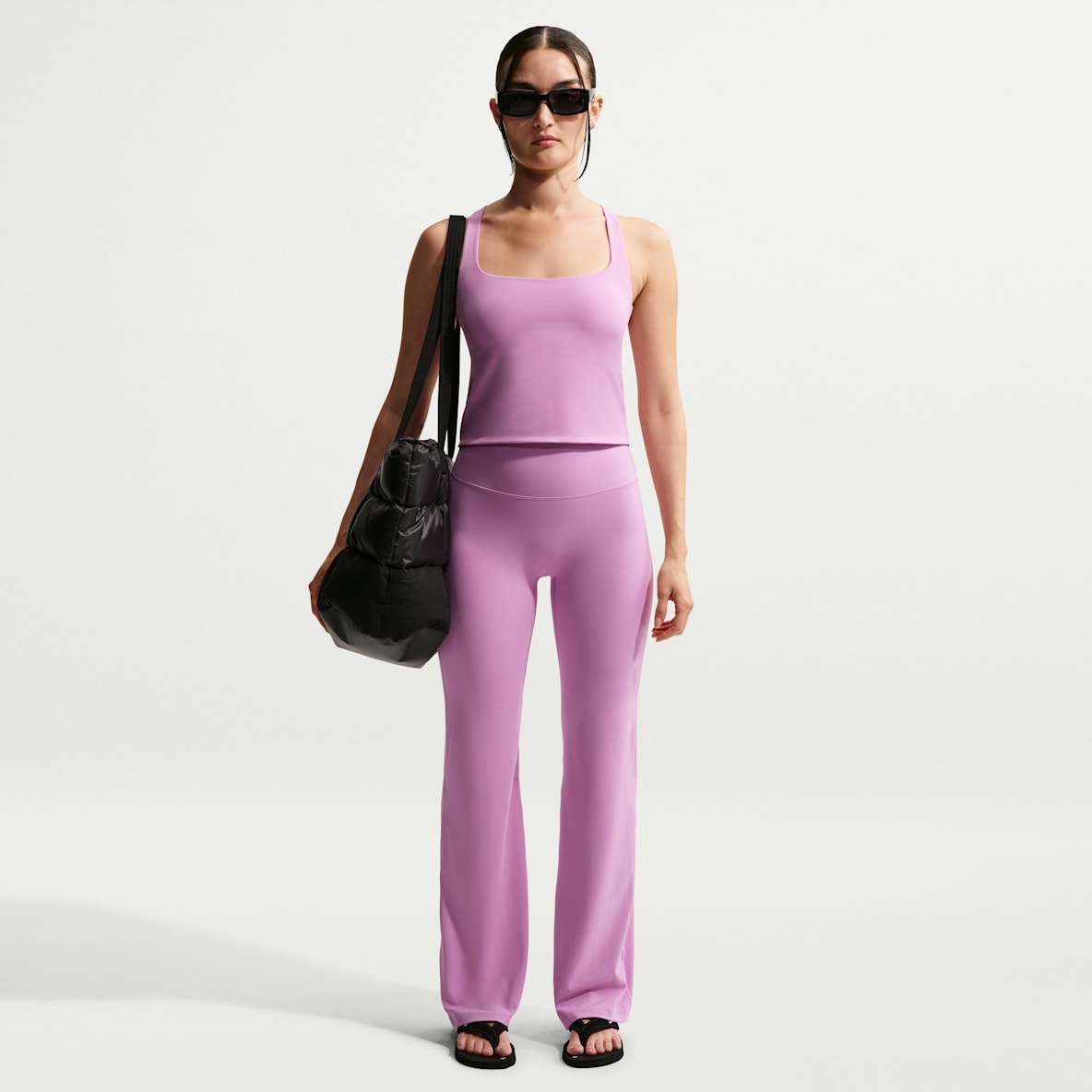 나이키 젠비 여성 하이웨이스트 플레어 노 프론트 심 레깅스