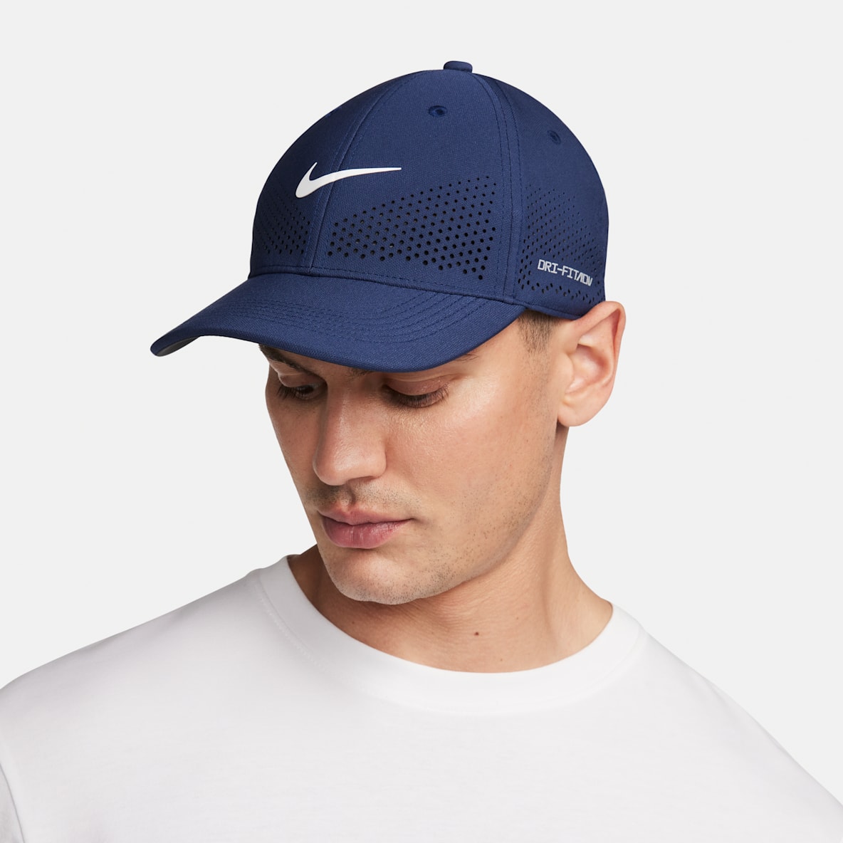 Nike Dri-FIT ADV Club Nike Dri-FIT ADV Club Structured Swoosh Cap