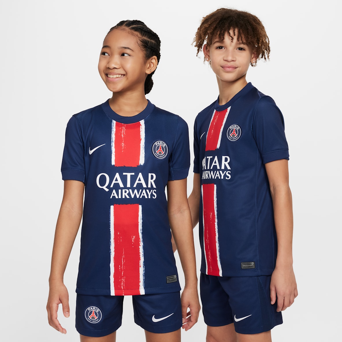 パリ サンジェルマン (PSG) 2024/25 スタジアム ホーム パリ サンジェルマン (PSG) 2024/25 スタジアム ホーム ジュニア ナイキ Dri-FIT サッカー レプリカ ユニフォーム