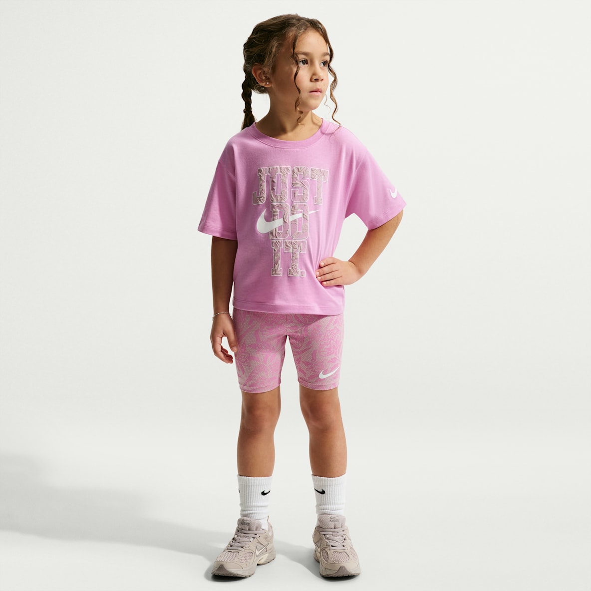 Nike Lace It Up Conjunto de 2 piezas con shorts de ciclismo para niños talla pequeña