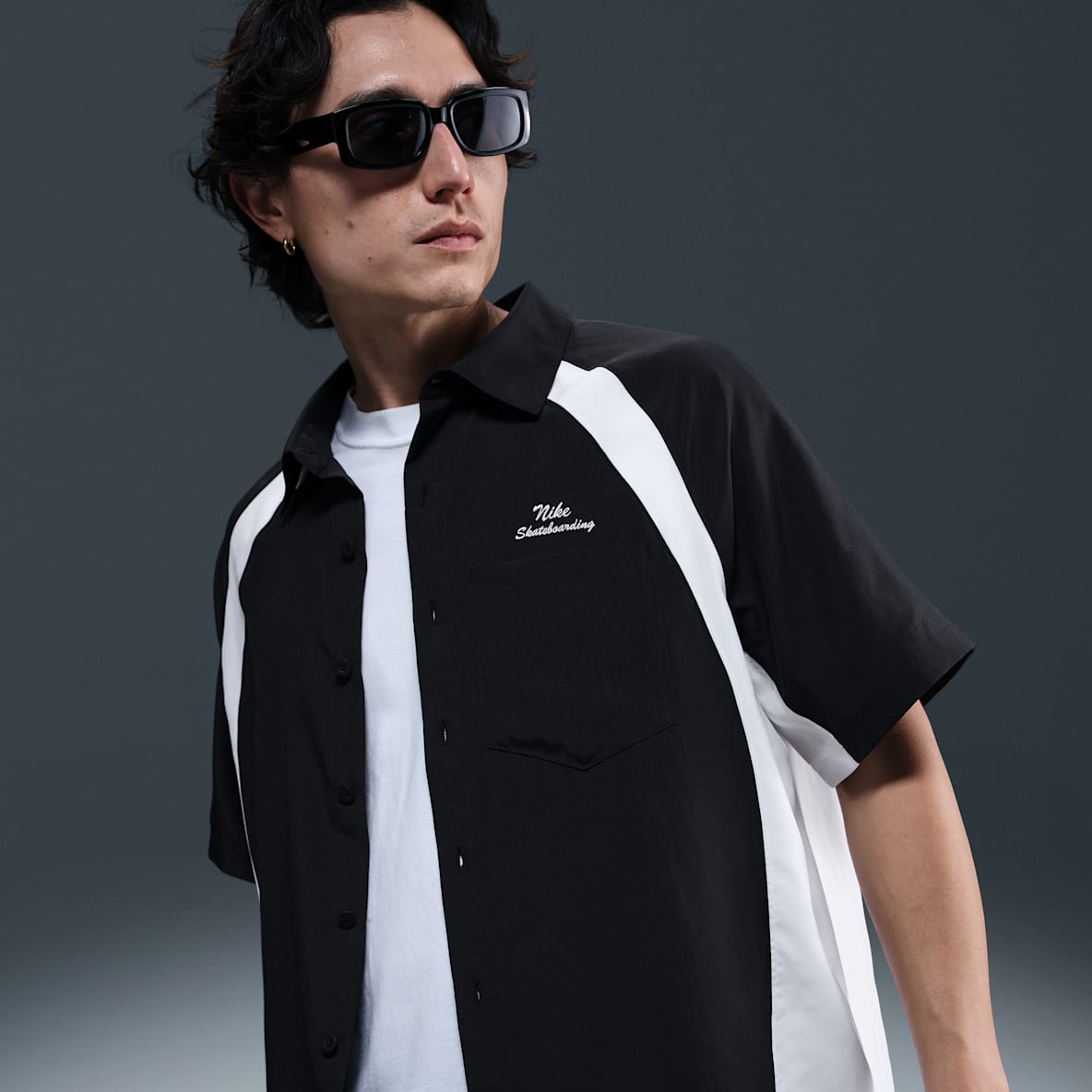 Nike SB Nike SB Playera tipo bowling de manga corta de tejido Woven Dri-FIT