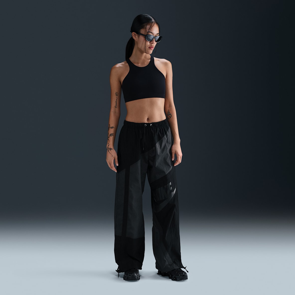 Nike Sportswear Nike Sportswear Women's Mid-Rise Loose Woven Open-Hem Trousers